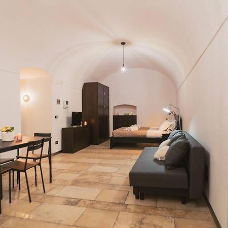 Trani -Suite ❉Marmor - Elegante Casa Storica ❉ Bagian luar foto