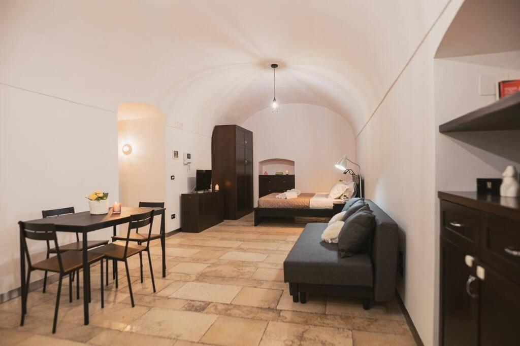 Trani -Suite ❉Marmor - Elegante Casa Storica ❉ Bagian luar foto