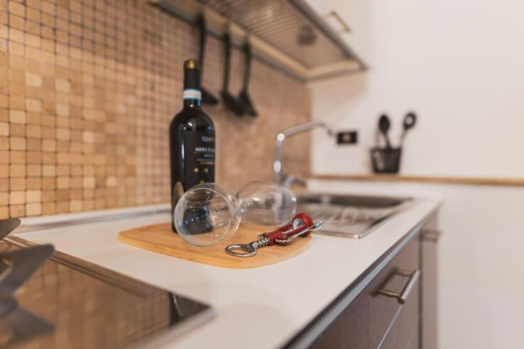 Trani -Suite ❉Marmor - Elegante Casa Storica ❉ Bagian luar foto
