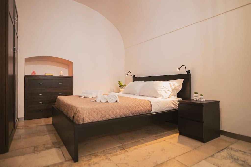 Trani -Suite ❉Marmor - Elegante Casa Storica ❉ Bagian luar foto