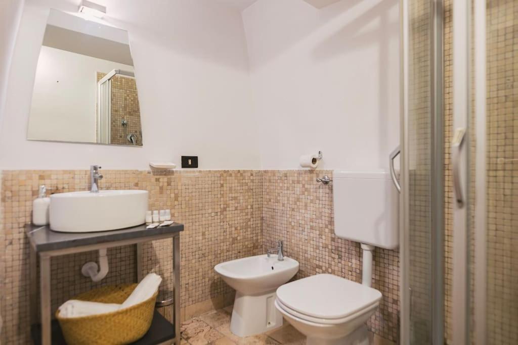 Trani -Suite ❉Marmor - Elegante Casa Storica ❉ Bagian luar foto
