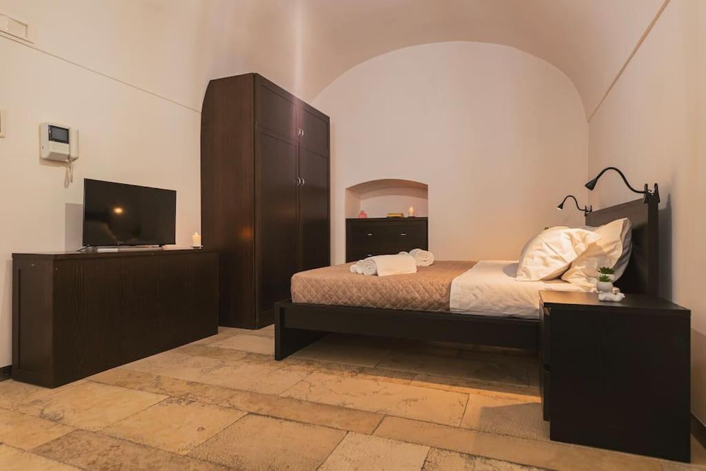 Trani -Suite ❉Marmor - Elegante Casa Storica ❉ Bagian luar foto